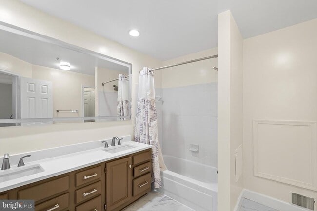 Building Photo - 7006 Ellingham Cir