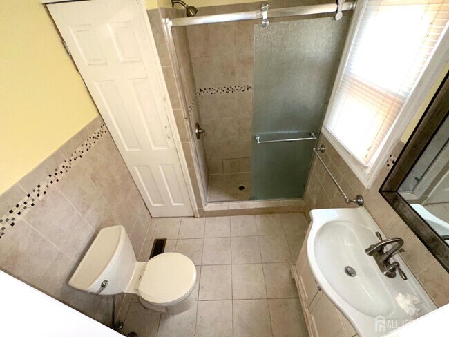 Building Photo - 151 N Broadway