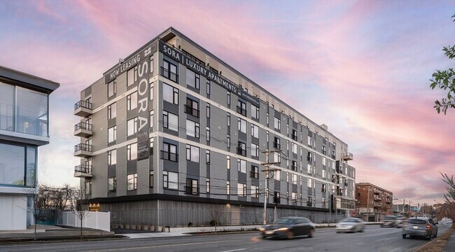 Building Photo - 93 Bennington St