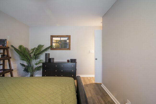 Building Photo - 4605 Coronado Dr