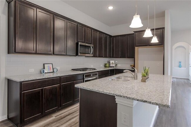 Building Photo - 708 Sunny Ridge Dr