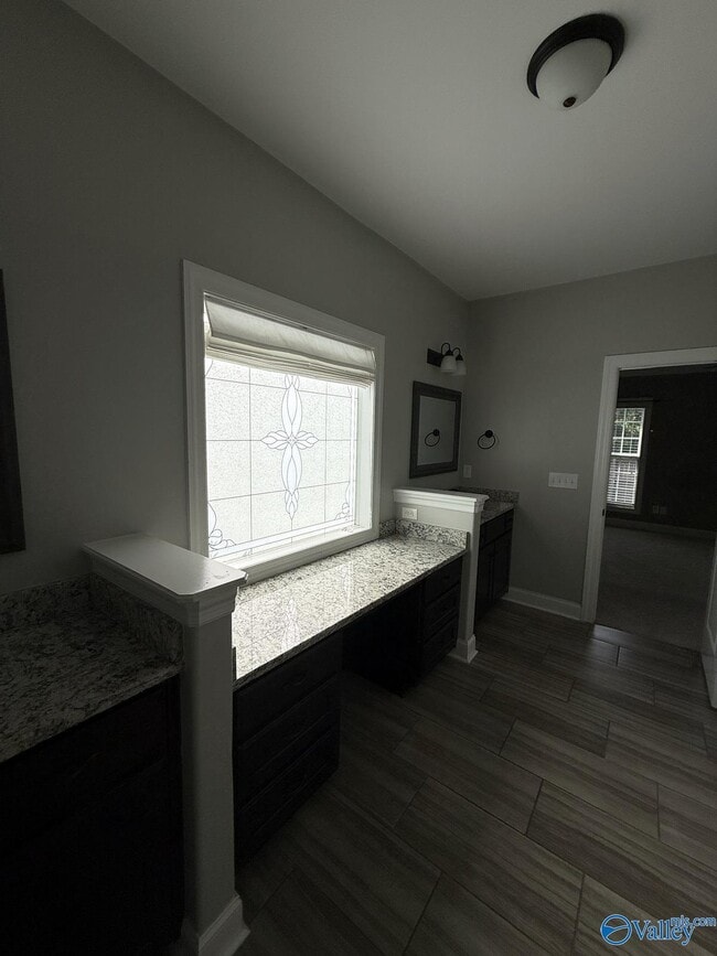 Building Photo - 219 Woodgrove Dr