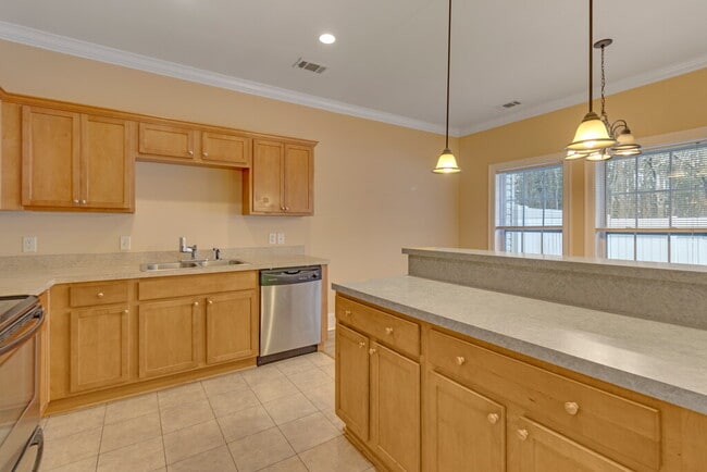 Building Photo - 102 Kendal Ct