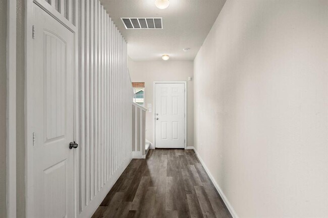 Building Photo - 22127 Regal Heights Dr
