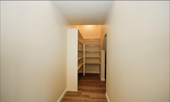 Building Photo - 15710 Cascading Brook Way