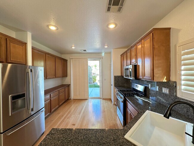 Building Photo - Summerlin West & Summerlin