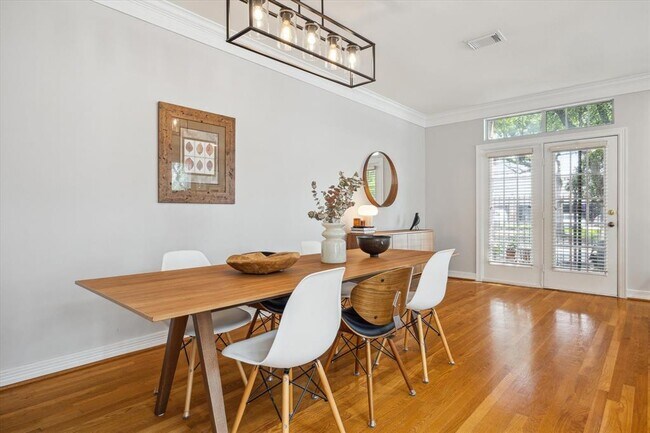 Building Photo - 422 McGowen St