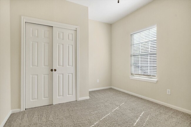 Building Photo - 305 Rawhide Loop