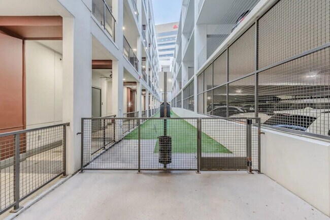 Building Photo - 1251 State St