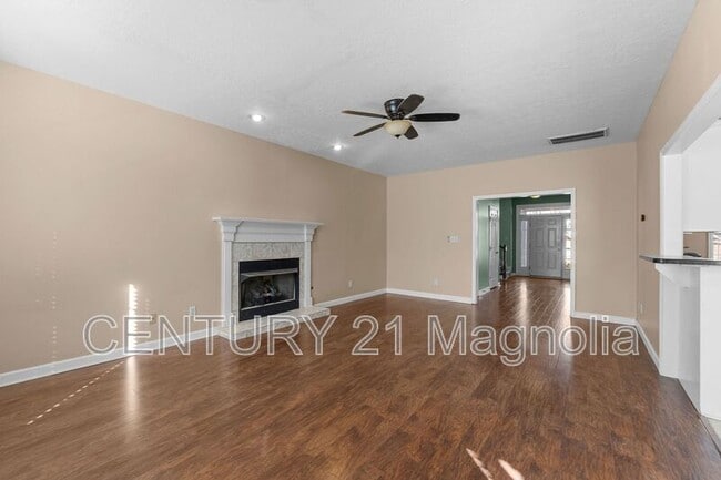 Building Photo - 832 Prairie Ln