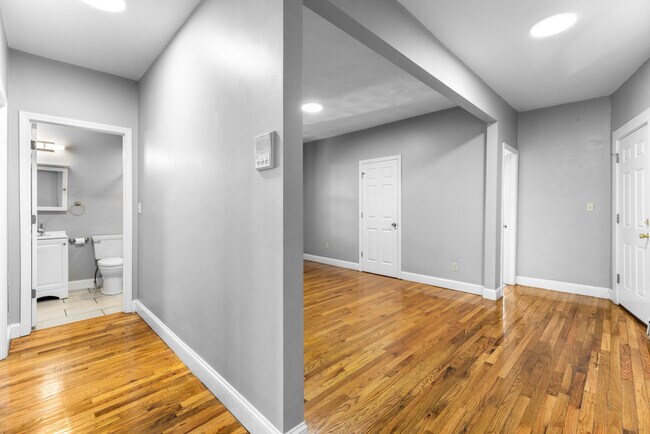 Building Photo - 40 Harding Rd