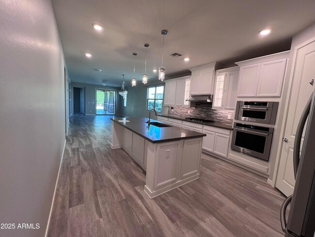 Building Photo - 9722 E Tungsten Dr