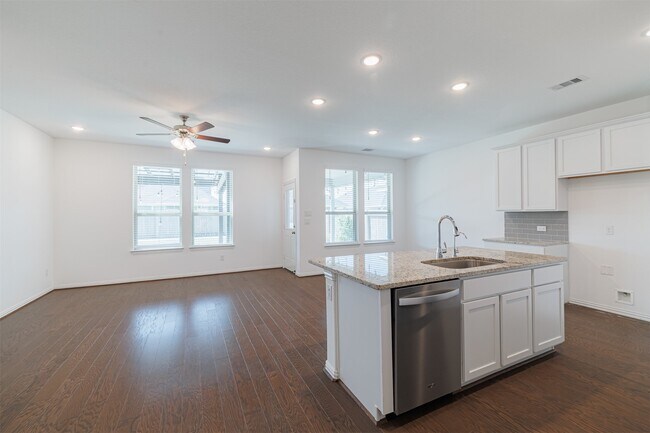 Building Photo - 31319 Horseshoe Meadow Bend Ln