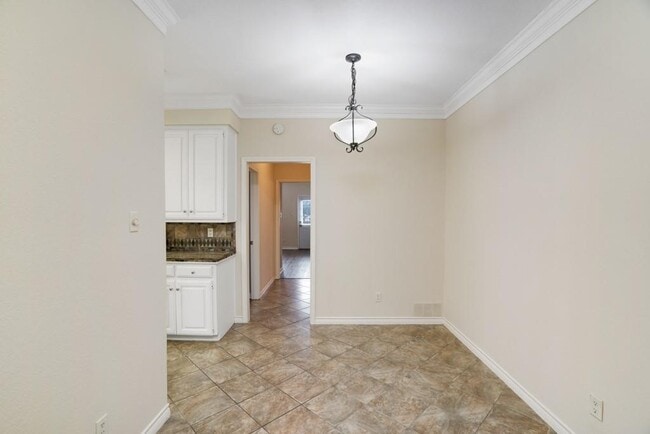 Building Photo - 2208 Indian Trail