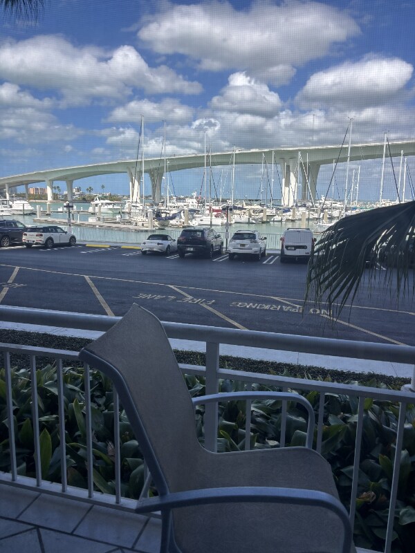 Building Photo - 100 Pierce St