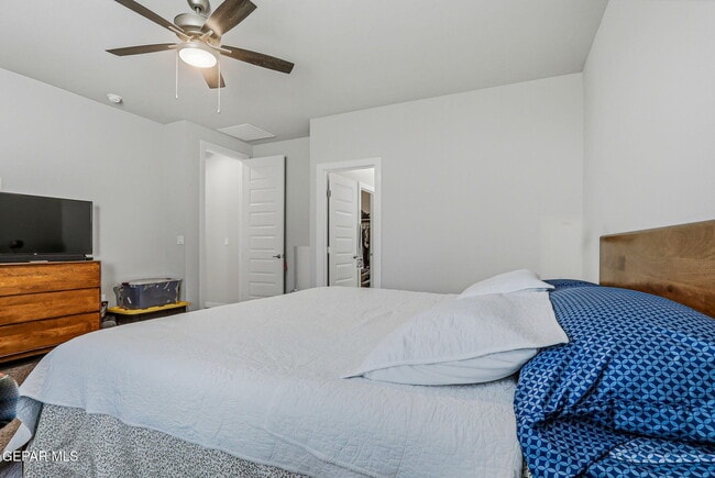 Building Photo - 51049 Fox Trl Ave