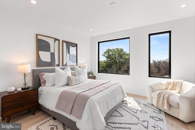 Building Photo - 261 Delmar St