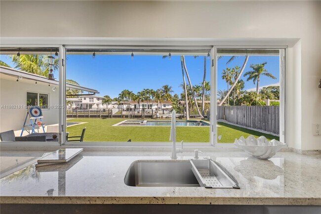 Building Photo - 1709 SW 5th Pl