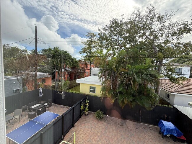 Building Photo - 1786 SW 9th St