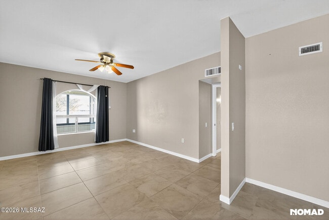 Building Photo - 768 W Calle Del Ensalmo