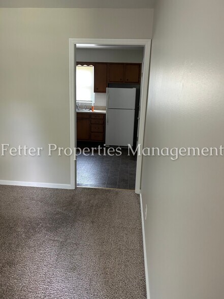 Building Photo - 4812 Oak Hill Rd
