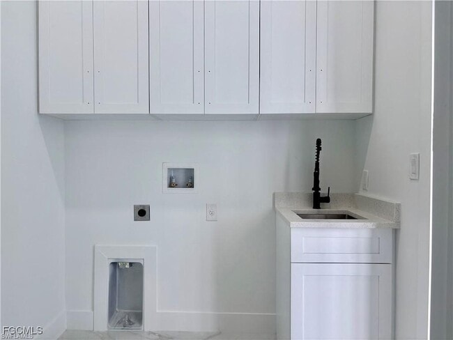 Building Photo - 3302 E 18th St