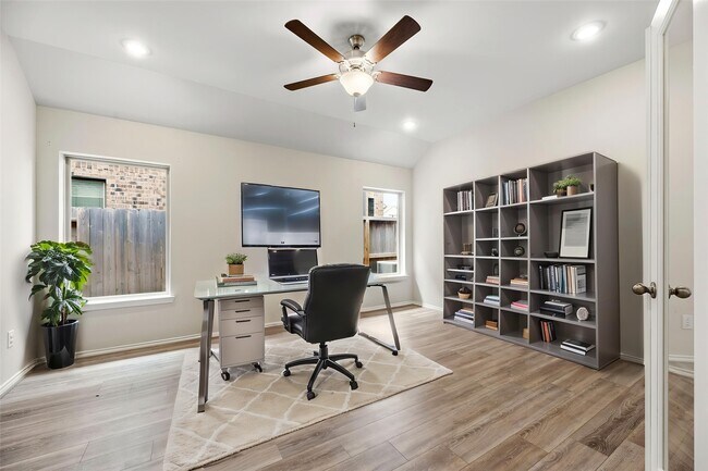 Building Photo - 10818 Cassiopeia Creek Cir