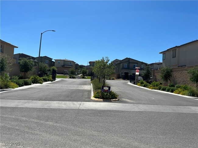 Building Photo - 8903 Roadrunner Ravine St