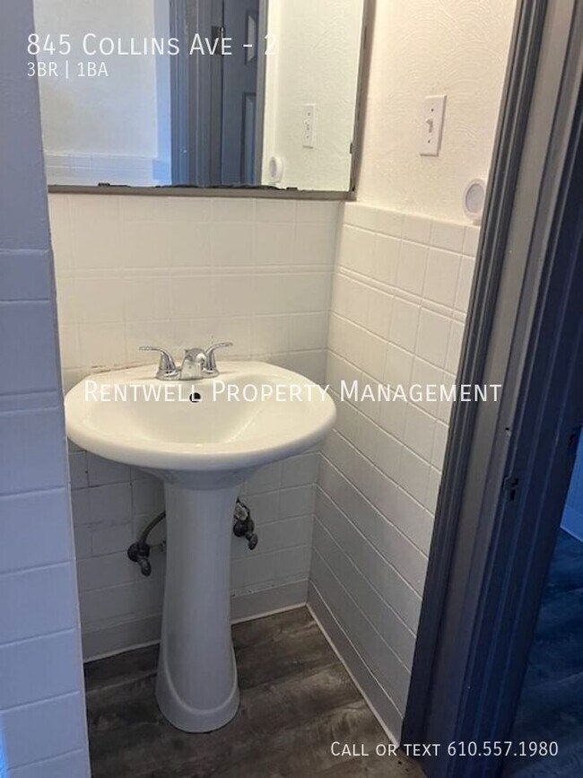 Building Photo - 845 Collins St