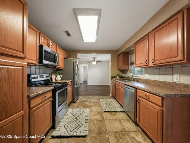 Building Photo - 5155 Sharlene Dr