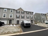 Building Photo - Beautiful 3 Bedroom, 2.5 Bathroom Home in Boalsburg, PA