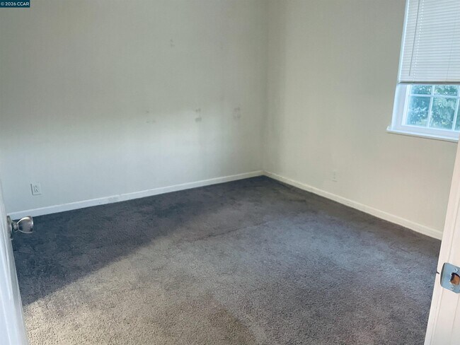 Building Photo - 1926 Alcatraz Ave