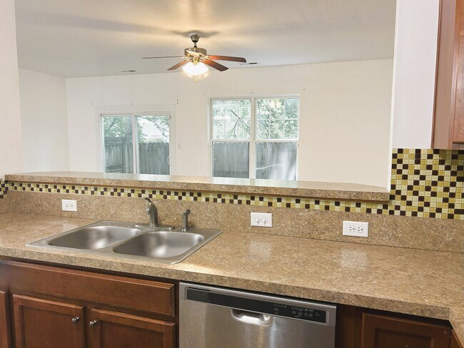 Building Photo - 248 Craftsman Cir