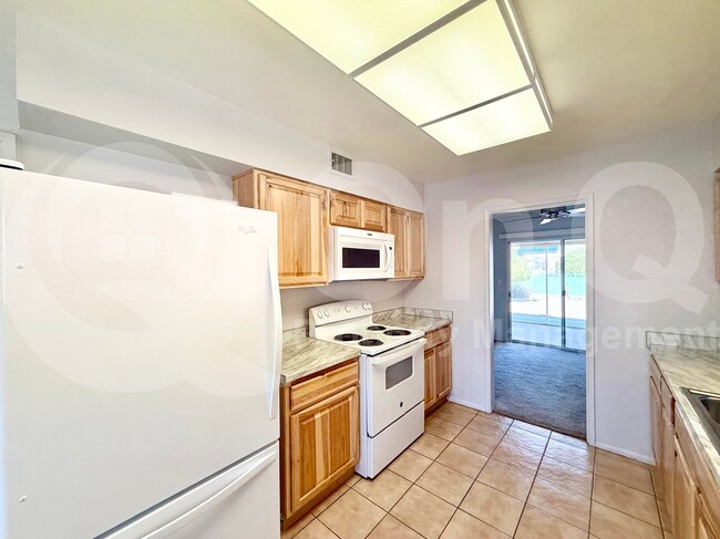 Building Photo - 10829 W Sarabande Cir
