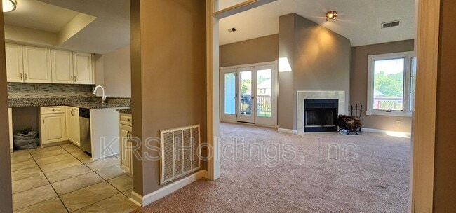 Building Photo - 200 Mainsail Dr