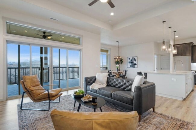 Building Photo - Luxury New Construction Five Bedroom Three...