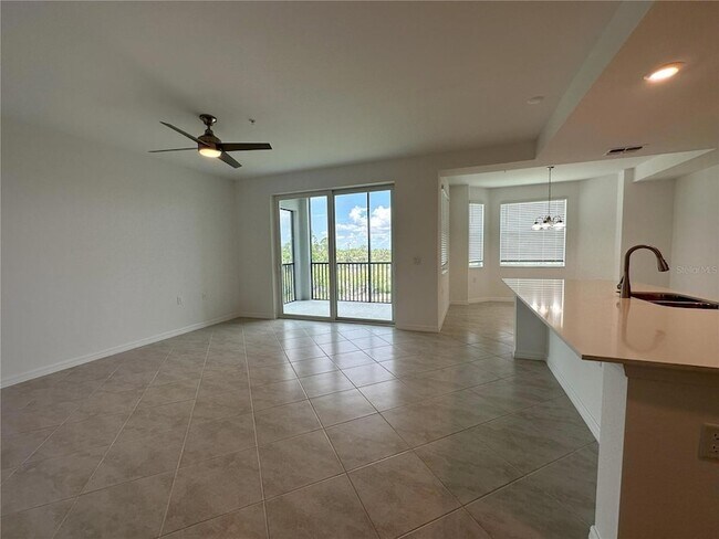 Building Photo - 14131 Heritage Landing Blvd