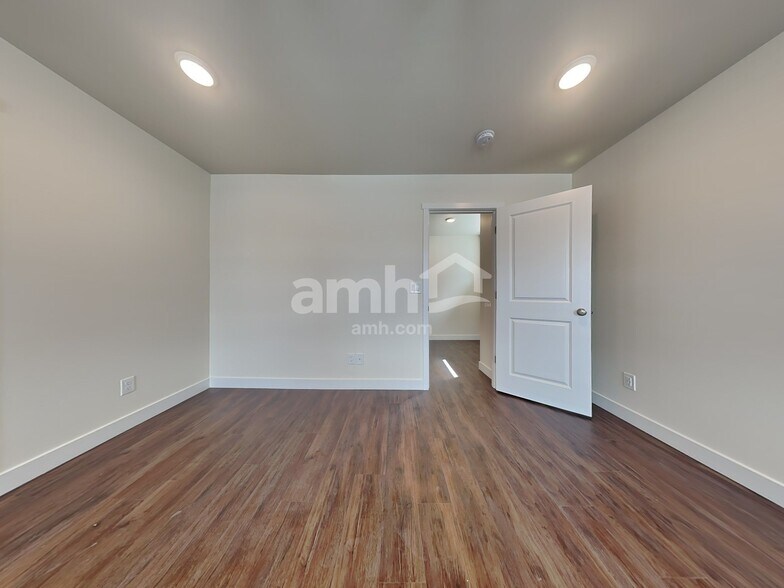 Building Photo - 7714 Verona Lp SW