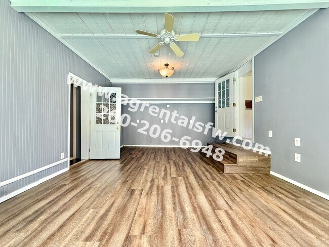 Building Photo - 2122 Olladale Dr