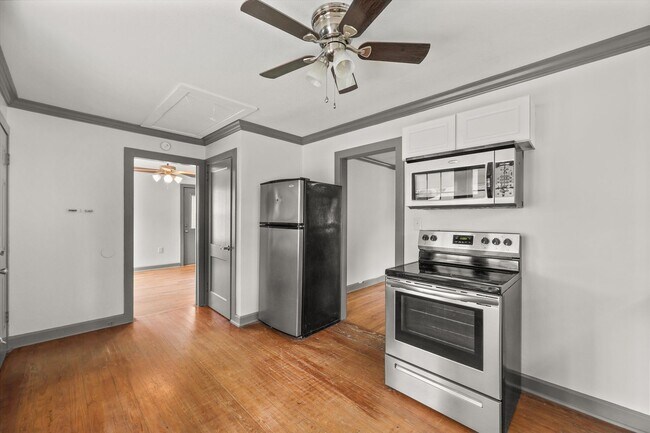 Building Photo - New Hope - fully remodeled gem