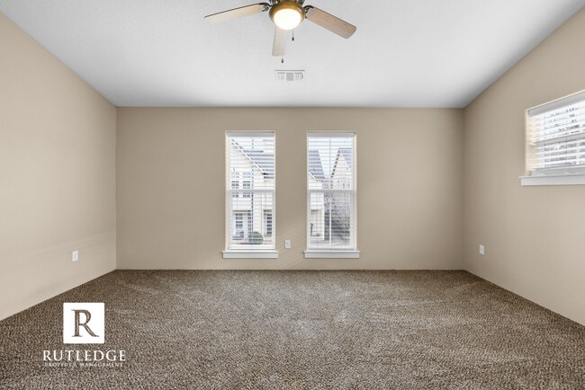 Building Photo - Gorgeous End Unit Townhome in The Heart of Historic Jacksonville!