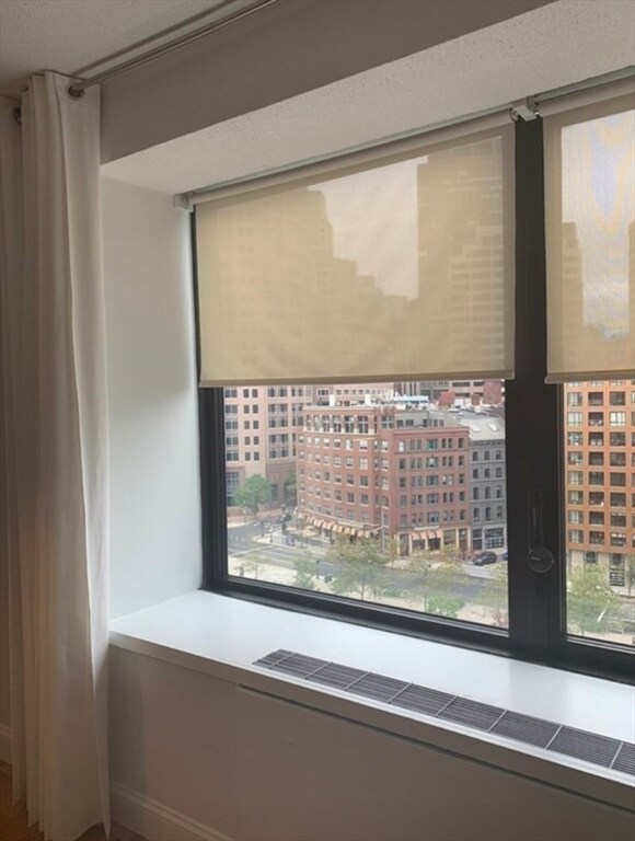 Building Photo - 65 E India Row