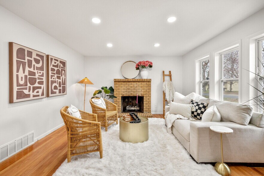 Building Photo - 709 SW 7 St