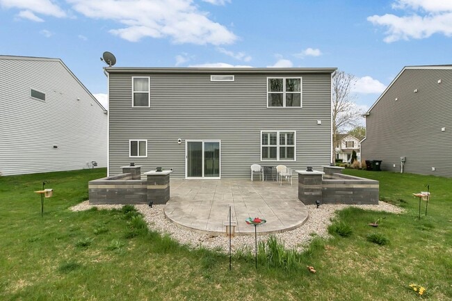 Building Photo - 24 Bazler Ln