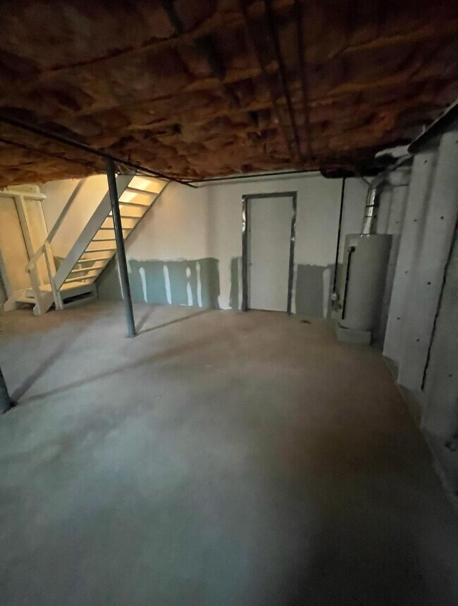 Building Photo - 16 Bahret Ave
