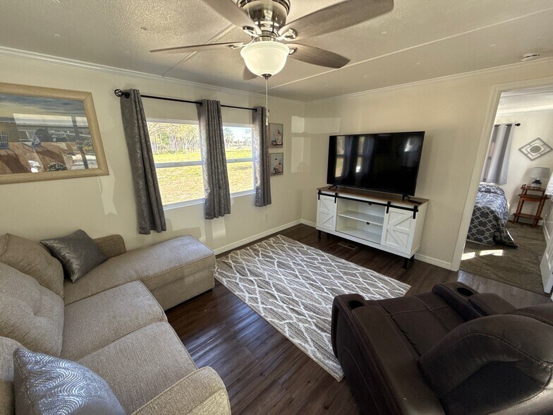 Building Photo - 8811 W Arber Ct