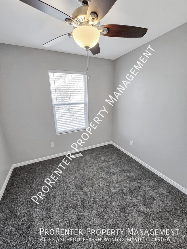 Building Photo - 480 W 2650 N