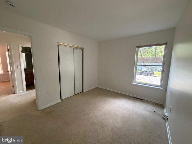 Building Photo - 1016 Timber Creek Dr