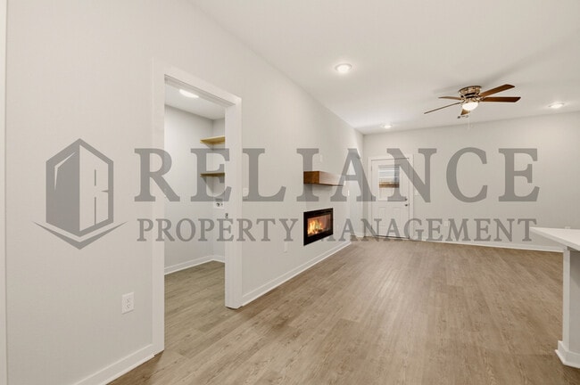 Building Photo - 622 W 50th St S