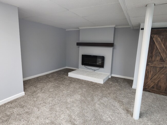 Building Photo - 415 Christopher Dr